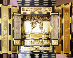 【山形市O様】家を建て替えすることになり、かなり古くなった大型の金仏壇をどうするか悩んでいたとき、仏壇のクリーニングがあることを知りました。
