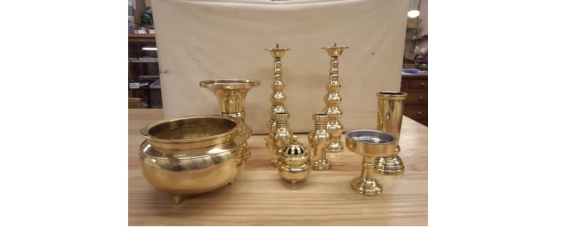 【山形市S様】黒くなった真鍮の仏具を磨き、黒くなりにくいフッ素加工を施しました。