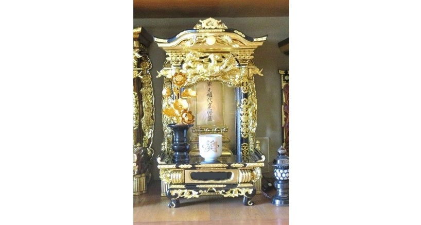 【山形市E様】お寺の位牌壇に合わせて、高さが低めの厨子を設置しました。