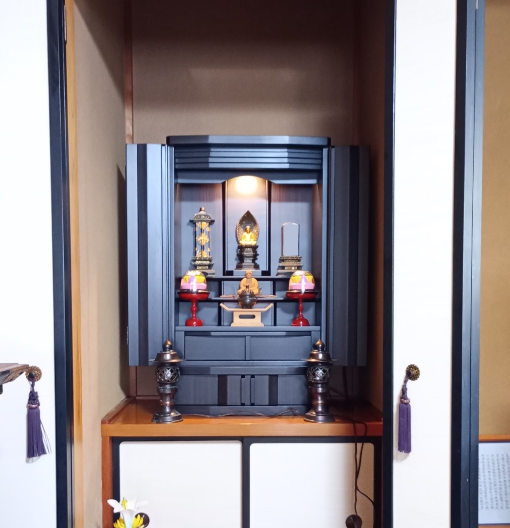 【山形市T様】汚れや金箔の剥げが気になっていた古いお仏壇の買い替え。新しい仏壇にしたことで、子どもたちも気軽に手を合わせてくれるようになった気がします。
