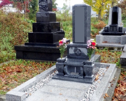 【山形市K様】娘さんがお父様のためにお墓を建立。ご予算内で、希望のデザインが叶うよう石種や石の量等ご提案させていただきました。