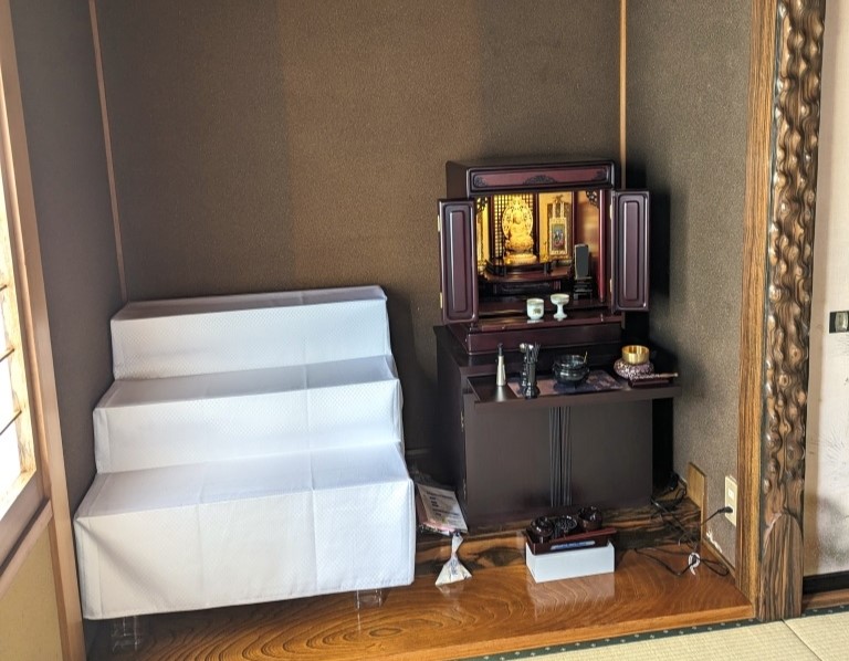 【山形市T様】お仏壇へ手を合わせ、日々の出来事を報告し、又無事に暮らしていられることに感謝することで益々の絆を感じ、ほっと安心できる心の支えになっております。